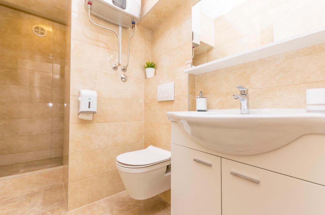 Apartments And Rooms Adriatic Suites Sibenik Exterior photo